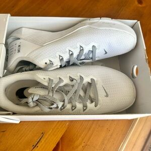 Nike White and Gray Metcons